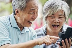 Nếu còn dư tiền sau tuổi 60, đừng tiếc: 3 khoản chi giúp tuổi già bớt khổ, con cháu cũng nhẹ gánh