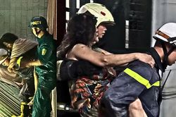 Hà Nội: Cháy nhà 5 tầng lúc rạng sáng, cắt chuồng cọp giải cứu 4 người