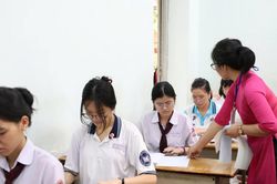 Đề Tiếng Anh thi tốt nghiệp THPT 2026 đòi hỏi tư duy liên ngành để rinh điểm cao