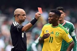 Ba thẻ đỏ xuất hiện ngay trận mở màn World Cup 2026