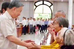 Chủ tịch nước tặng quà cho hơn 1,5 triệu người có công với cách mạng dịp 27/7