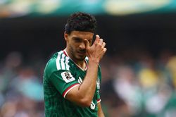 Raul Jimenez tạo nên khoảnh khắc không tưởng của World Cup