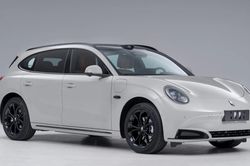 Mẫu xe Trung Quốc trông như bản lai giữa Volkswagen và Porsche