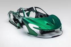 Bộ thân vỏ sợi carbon của siêu xe McLaren P1 có giá 213.000 USD