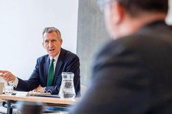 Ông Dan Jarvis được bổ nhiệm làm tân Bộ trưởng Quốc phòng Anh