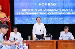 Nhiều hội đồng thi sử dụng thiết bị quét an ninh, phòng chống gian lận bằng công nghệ cao