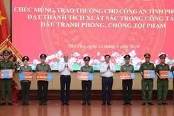 Phú Thọ khen thưởng các tập thể, cá nhân có thành tích xuất sắc trong đấu tranh phòng, chống tội phạm