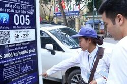 Số h&oacute;a việc thu ph&iacute; giữ xe