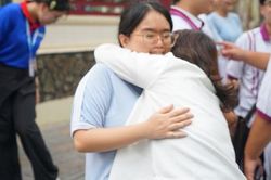 Mùa thi của con, nỗi lòng của cha mẹ