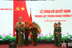 Công bố quyết định thành lập Trung đoàn Thông tin 6