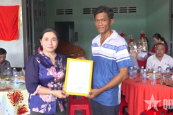An Giang bàn giao nhà Đại đoàn kết