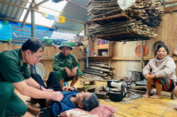 Người thầy thuốc quân hàm xanh ở nơi núi rừng biên cương Hùng Sơn