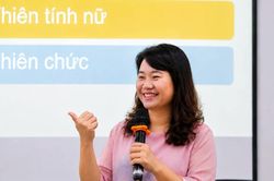 Khi ngôn ngữ định hình 'định kiến giới'