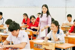 Ng&agrave;y đầu kỳ thi tốt nghiệp THPT năm 2026: Tranh luận s&ocirc;i nổi về đề Văn