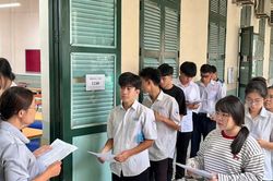 Đề thi môn Tiếng Anh và Hóa học phổ điểm tập trung nhiều từ 5-7 điểm