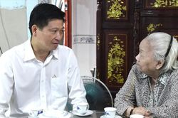 Lãnh đạo TPHCM thăm, chúc thọ người cao tuổi tiêu biểu