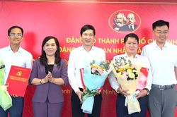 Thành lập Chi bộ cơ sở Cơ quan điều hành Trung tâm Tài chính quốc tế tại TPHCM