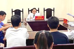 Một bị can chưa thành niên được áp dụng biện pháp xử lý chuyển hướng khiển trách và hạn chế đi lại