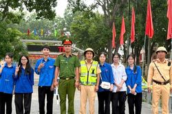 Hơn 3.000 thanh niên tình nguyện và 235 chiến sĩ CSGT tiếp sức thí sinh Hưng Yên