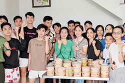Cô giáo đồng hành cùng học trò vùng biển đảo vượt vũ môn
