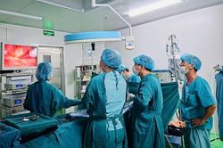 Chủ quan với bệnh viêm loét dạ dày, người đàn ông phải mổ cấp cứu trong đêm