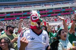 Khắp năm châu hòa chung bầu không khí cuồng nhiệt cùng World Cup 2026