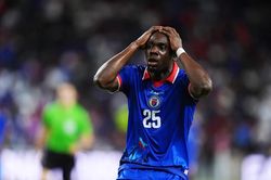 Áo đấu World Cup 2026 của đội tuyển Haiti bị cấm trước giờ xung trận