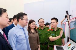 Ninh Bình ra mắt Trạm dịch vụ công số tích hợp AI