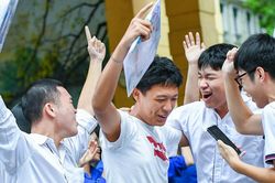 Buồn, vui lẫn lộn trong ngày cuối của kỳ thi tốt nghiệp THPT