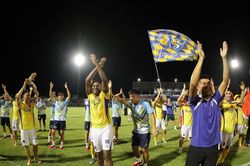 Đội bóng của HLV Park Hang Seo vỡ òa ngày lên chơi V-League