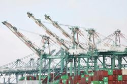 Tòa phúc thẩm liên bang Mỹ cho phép tiếp tục thu thuế quan toàn cầu 10%