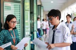 Đề thi tốt nghiệp THPT 2026: Tiếng Anh nhiều thí sinh than khó, Vật lý dễ đạt điểm khá