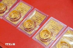 Giá vàng hướng tới tuần giảm mạnh nhất trong nhiều tháng