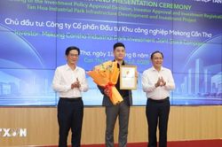 Cần Thơ trao chủ trương đầu tư 2 khu công nghiệp gần 7.000 tỷ đồng