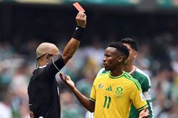Check VAR World Cup 2026: Trọng tài có chính xác khi rút 3 thẻ đỏ ở trận mở màn?