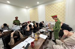 Triệt phá nhóm người nước ngoài nghi hoạt động lừa đảo công nghệ cao tại TP Hồ Chí Minh