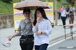 Kỳ thi tốt nghiệp THPT năm 2026: Nhiều thí sinh ra khỏi phòng thi với tâm trạng thoải mái