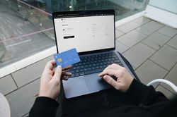 Trang web ảo giúp người trẻ Hàn Quốc kiềm chế cơn 'nghiện' mua sắm