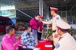 Công an tỉnh Tây Ninh triển khai test nhanh ma túy đối với lái xe đưa đón công nhân