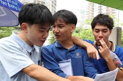Khép lại kỳ thi tốt nghiệp THPT, thí sinh Hà Nội tự tin khi đề 'dễ thở'