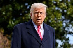 Donald Trump kháng cáo phán quyết yêu cầu gỡ tên khỏi Trung tâm Kennedy