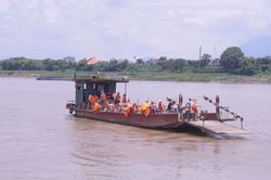 Thế hệ cuối cùng vượt sông thi tốt nghiệp THPT ở xã đảo Minh Châu