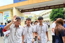 Đề thi Tiếng Anh: Ngữ liệu 'dễ thở' nhưng yêu cầu suy luận 'khó thở'