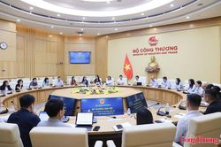 Bộ trưởng Lê Mạnh Hùng làm việc với Cục Phòng vệ thương mại và Ủy ban Cạnh tranh Quốc gia