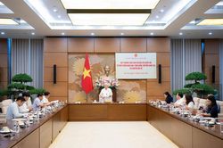 Con người là trung tâm của phát triển công nghệ và chuyển đổi số