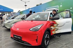 Động cơ xanh 'thống trị': Thị trường Việt rộng cửa và áp lực cạnh tranh ngày càng khốc liệt