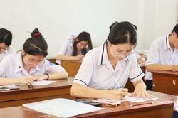 Gần 40.000 thí sinh hoàn thành ngày thi đầu tiên