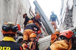 Nỗ lực cứu hộ ở 'vành đai lửa'