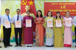 Phường Bình Đức trao quyết định về công tác cán bộ