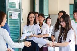 Thi tốt nghiệp THPT 2026: Đề chính thức môn Hóa học xem tại đây